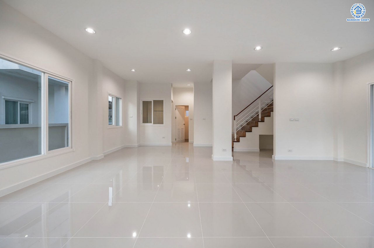 บ้านมือสองตกแต่งใหม่ โครงการ เพอร์เฟคเพลส ราชพฤกษ์ หลังมุม! รองรับทุกการใช้งาน บนเนื้อที่กว้างถึง 61.8 ตร.ว. พื้นที่ใช้สอย 198 ตร.ม. พร้อมฟังก์ชัน 3 ห้องนอน 3 ห้องน้ำ จอดรถได้ 2 คัน บ้านคุณภาพดี บนทำเลติดถนนราชพฤกษ์ เชื่อมต่อถนนรัตนาธิเบศร์ ใกล้รถไฟฟ้าสายสีม่วง “สถานีบางรักน้อยท่าอิฐ” จุดขึ้นทางด่วน "กาญจนาภิเษก" และเซ็นทรัลรัตนาธิเบศร์